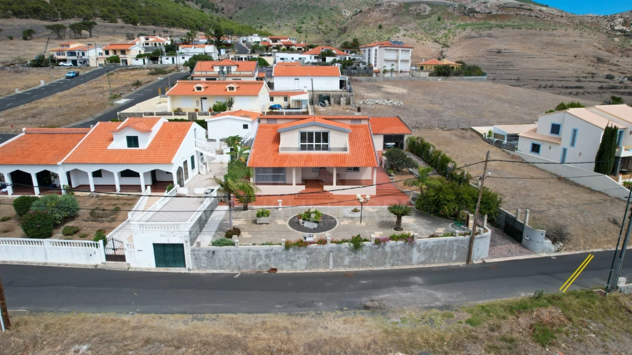 Moradia T3 para Venda em Porto Santo Foto 1