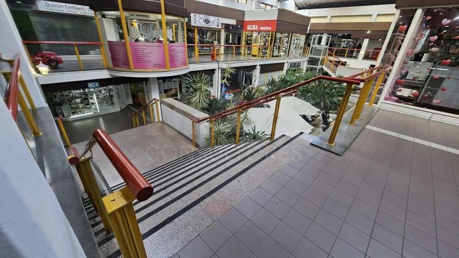 Loja para Venda em Cacém e São Marcos Foto 5