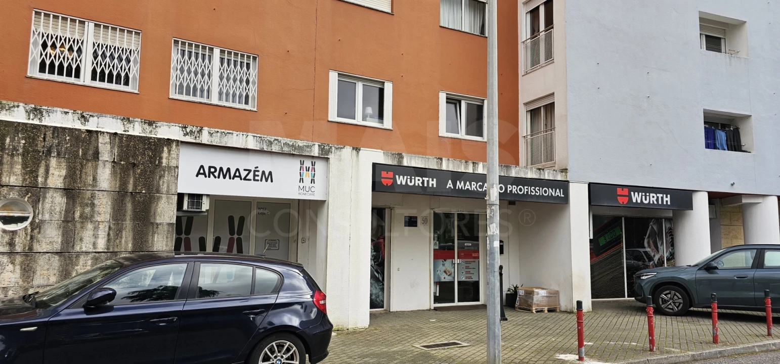 Loja para Arrendamento em Alfragide Foto 1