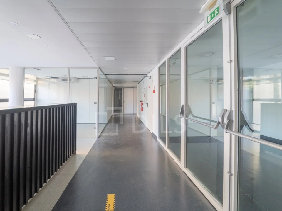 Escritório para Arrendamento em Ramalde Foto 9