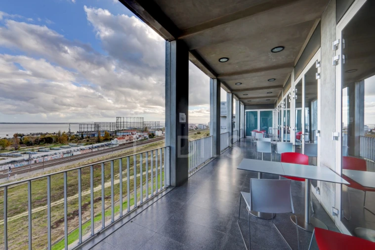 Prédio para Arrendamento em Marvila Foto 7