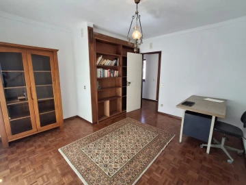 Quinta T6 para Venda em Nazare