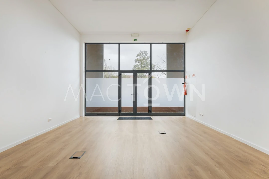 Loja para Arrendamento em Marvila Foto 3