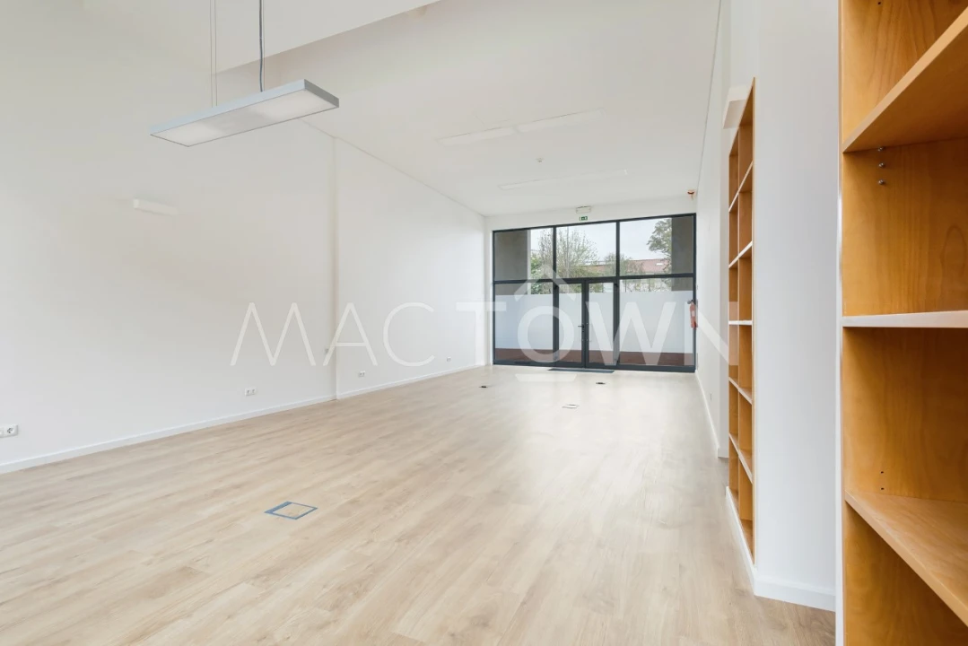 Loja para Arrendamento em Marvila Foto 6