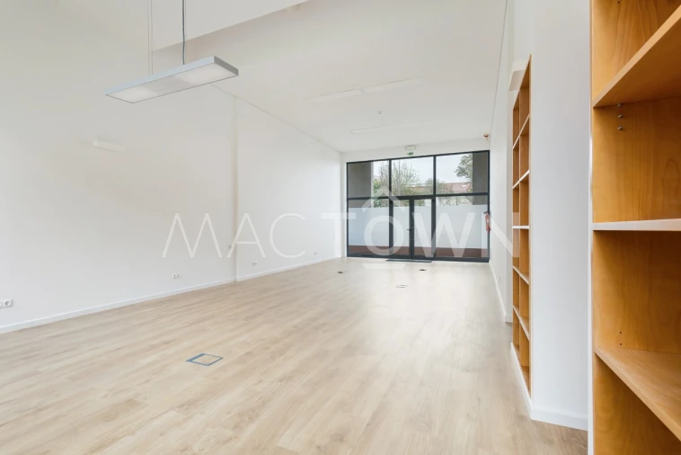 Loja para Arrendamento em Marvila Foto 6