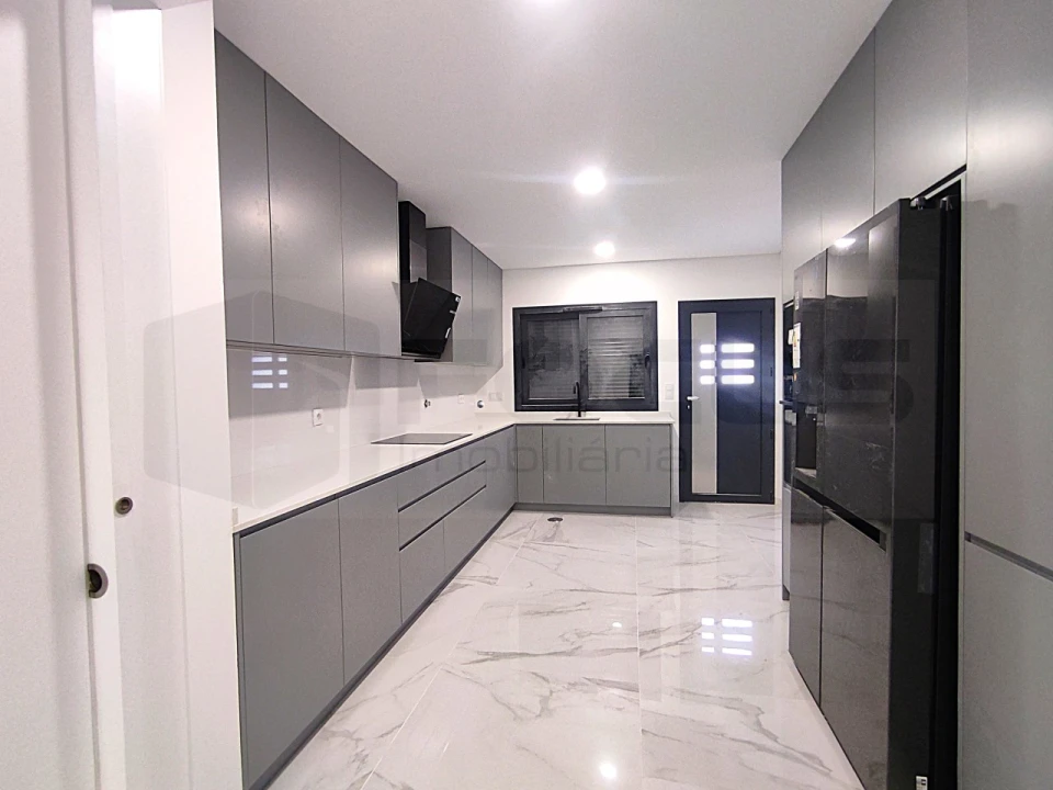 Moradia T4 para Venda em Ílhavo (São Salvador) Foto 3