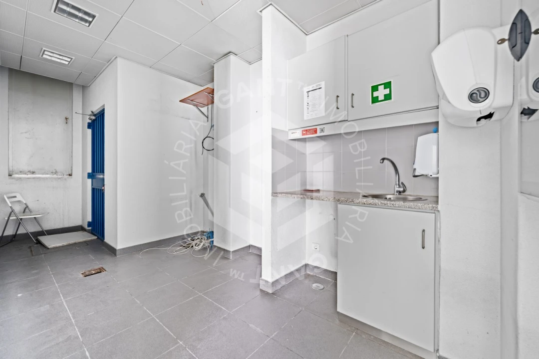 Loja para Arrendamento em Costa da Caparica Foto 13