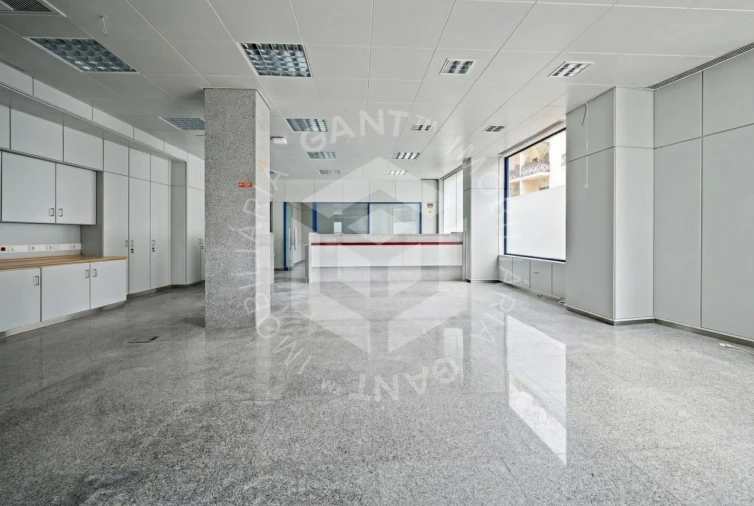 Loja para Arrendamento em Costa da Caparica