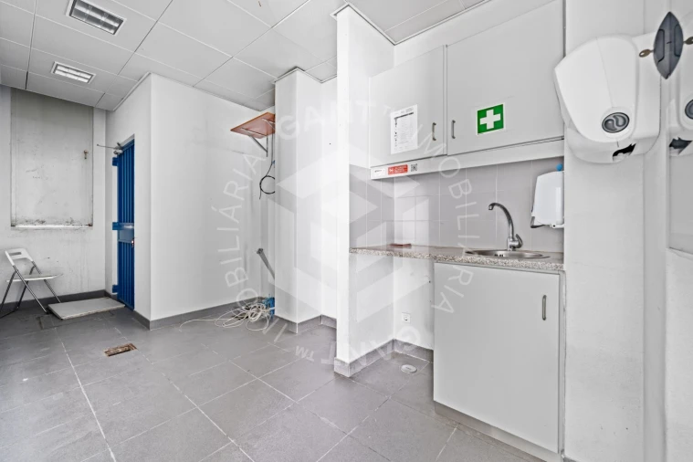 Loja para Arrendamento em Costa da Caparica Foto 13