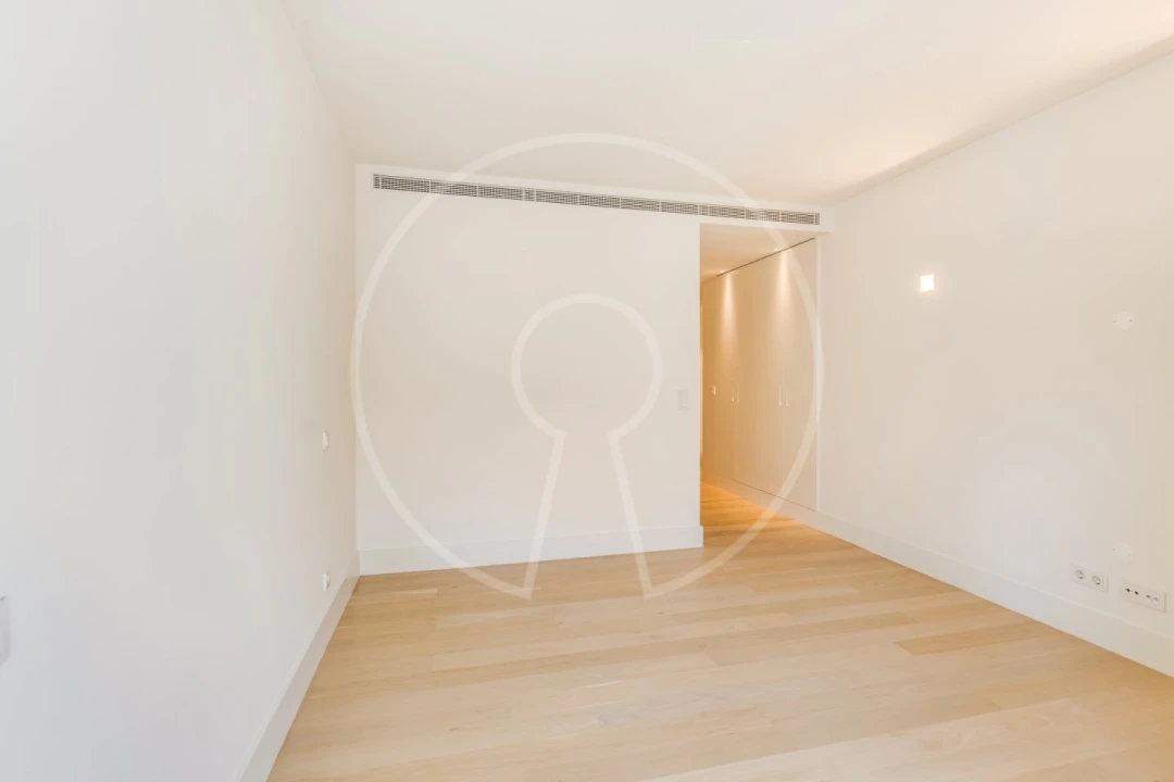 Apartamento T2 para Arrendamento em Misericórdia Foto 19