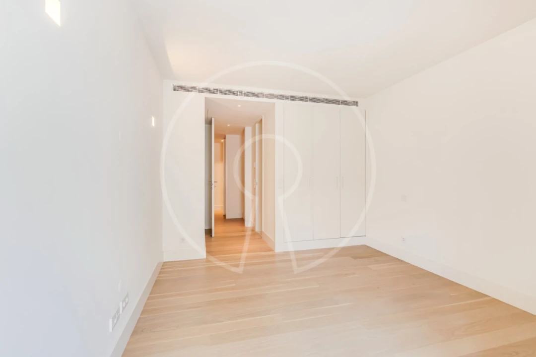 Apartamento T2 para Arrendamento em Misericórdia Foto 23