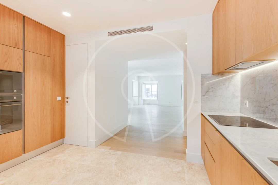 Apartamento T2 para Arrendamento em Misericórdia Foto 10