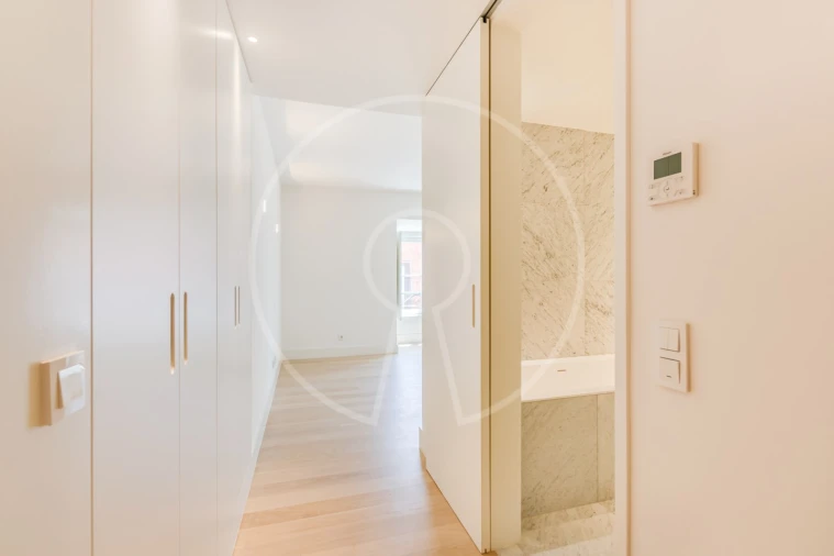 Apartamento T2 para Arrendamento em Misericórdia Foto 16