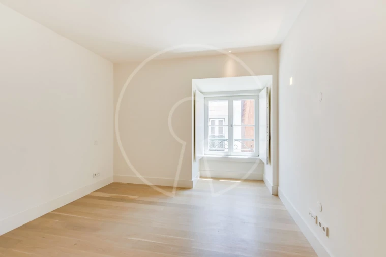 Apartamento T2 para Arrendamento em Misericórdia Foto 22