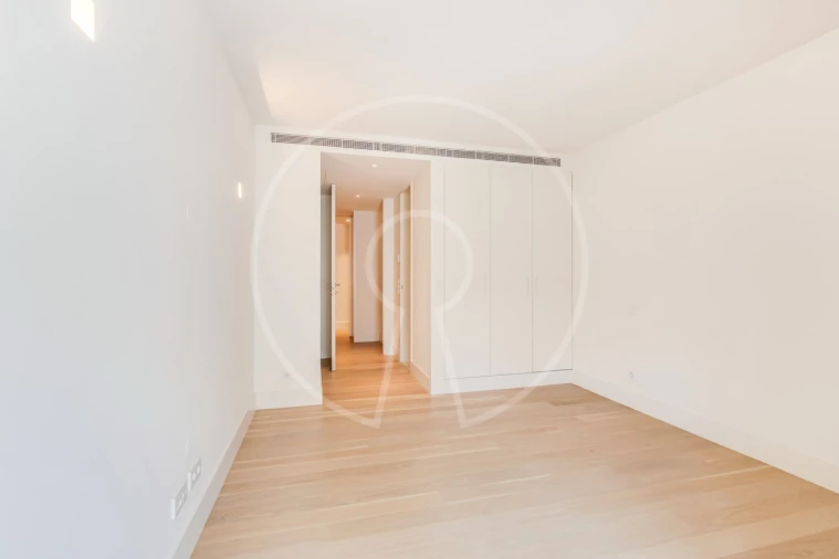 Apartamento T2 para Arrendamento em Misericórdia Foto 23