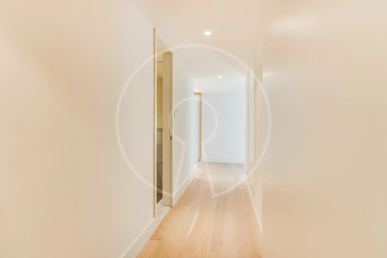 Apartamento T2 para Arrendamento em Misericórdia Foto 13