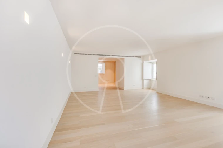 Apartamento T2 para Arrendamento em Misericórdia Foto 7