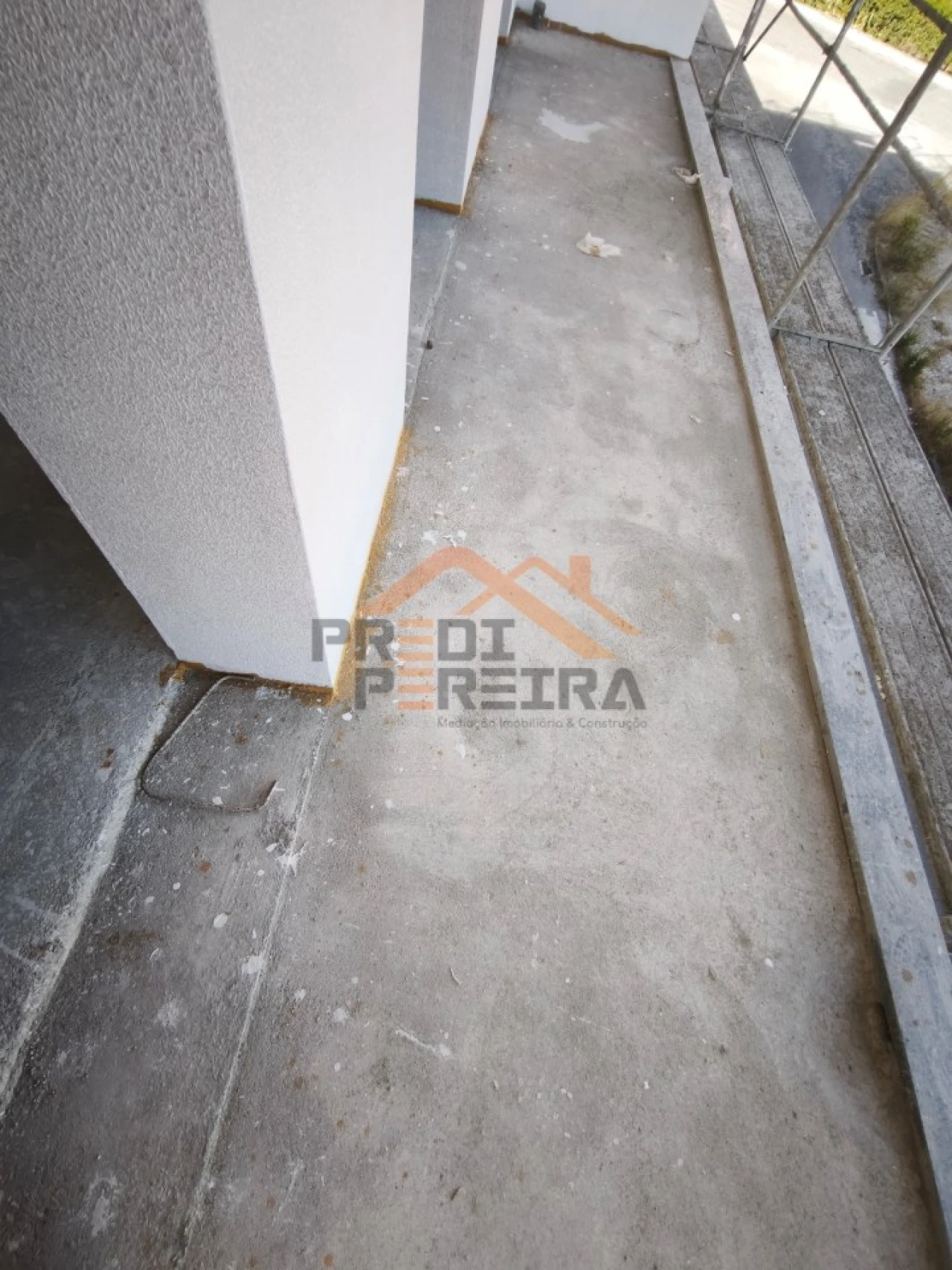 Apartamento T2 para Venda em Santo António dos Cavaleiros e Frielas Foto 20