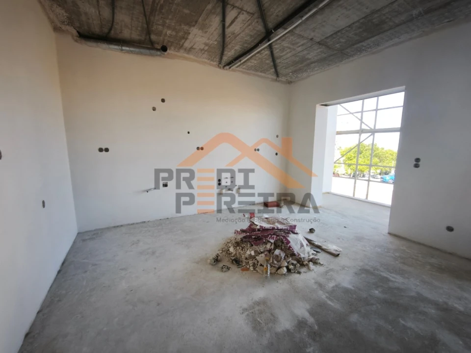 Apartamento T2 para Venda em Santo António dos Cavaleiros e Frielas Foto 32