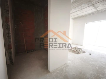 Apartamento T2 para Venda em Santo António dos Cavaleiros e Frielas