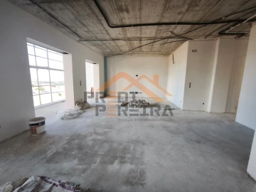 Apartamento T2 para Venda em Santo António dos Cavaleiros e Frielas