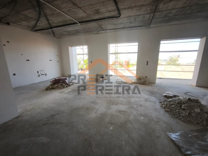 Apartamento T2 para Venda em Santo António dos Cavaleiros e Frielas Foto 31