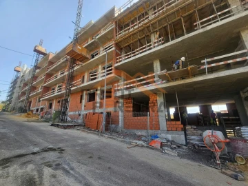 Apartamento T3 para Venda em Santo António dos Cavaleiros e Frielas