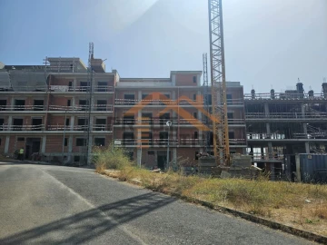 Apartamento T2 para Venda em Santo António dos Cavaleiros e Frielas