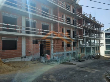Apartamento T2 para Venda em Santo António dos Cavaleiros e Frielas