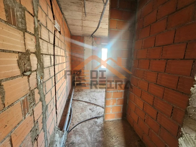 Apartamento T2 para Venda em Santo António dos Cavaleiros e Frielas Foto 29