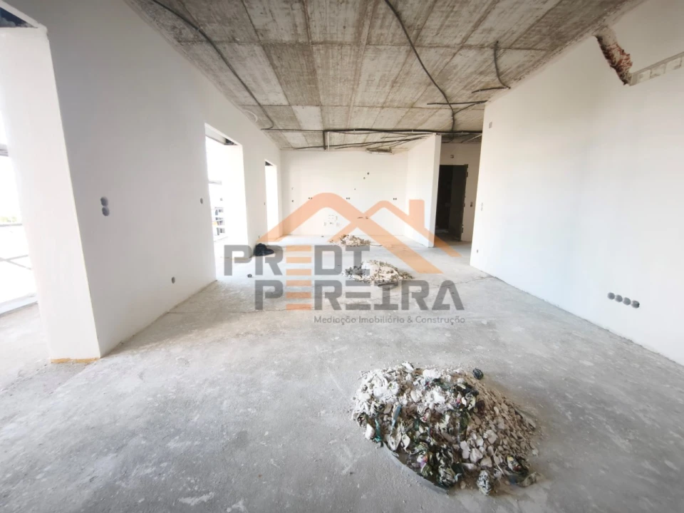Apartamento T3 para Venda em Santo António dos Cavaleiros e Frielas Foto 16