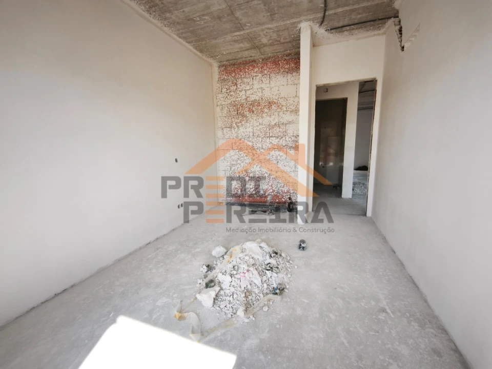 Apartamento T3 para Venda em Santo António dos Cavaleiros e Frielas Foto 21