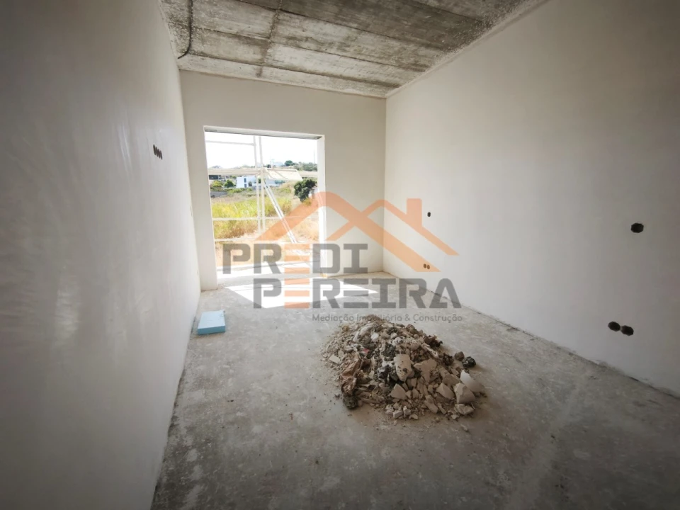 Apartamento T3 para Venda em Santo António dos Cavaleiros e Frielas Foto 22