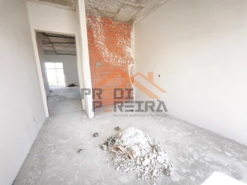 Apartamento T3 para Venda em Santo António dos Cavaleiros e Frielas