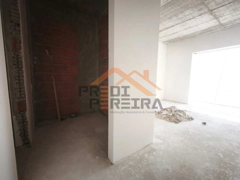 Apartamento T2 para Venda em Santo António dos Cavaleiros e Frielas Foto 23