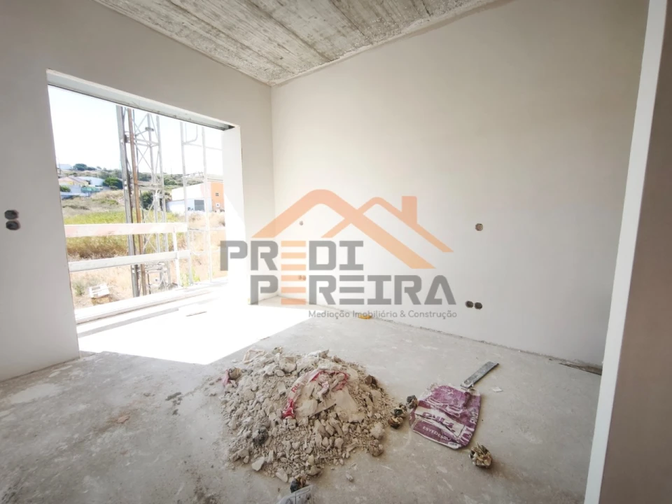 Apartamento T2 para Venda em Santo António dos Cavaleiros e Frielas Foto 28