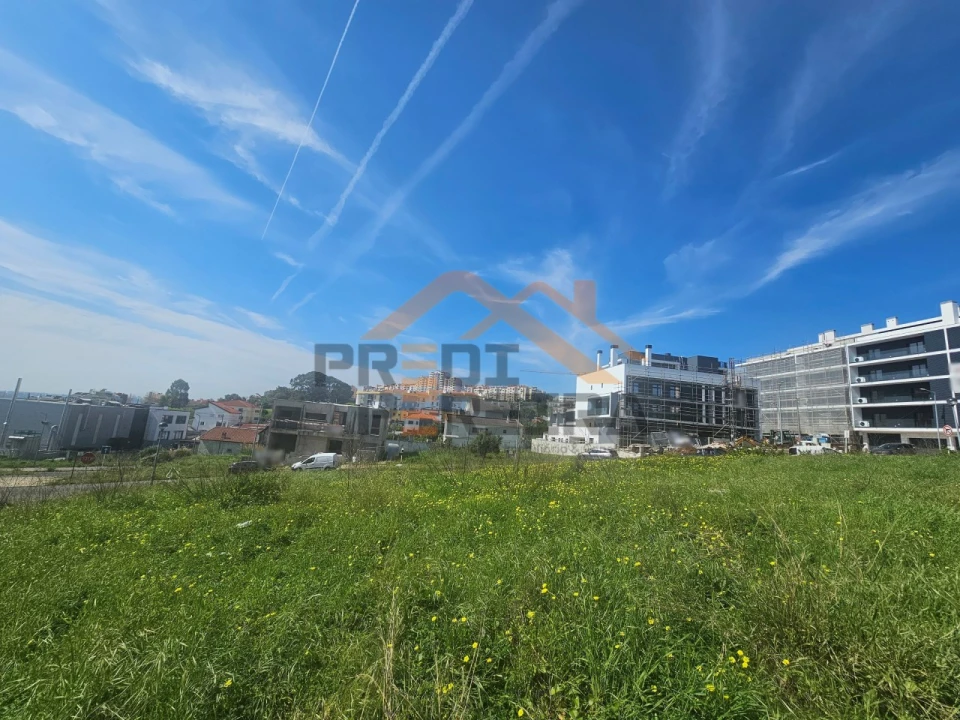 Apartamento T3 para Venda em Santo António dos Cavaleiros e Frielas Foto 2