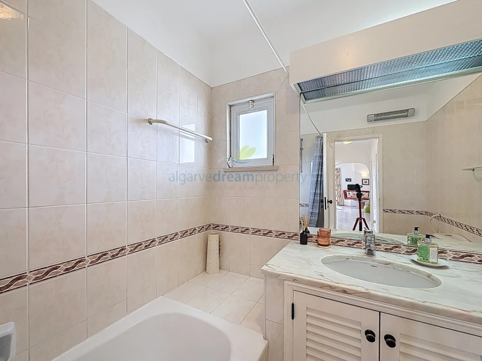Apartamento T2 para Venda em Albufeira e Olhos de Água Foto 21