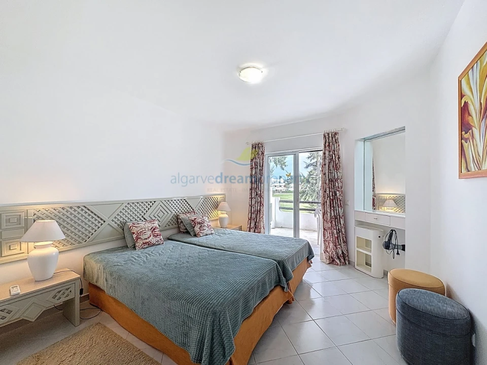Apartamento T2 para Venda em Albufeira e Olhos de Água Foto 16