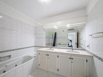 Apartamento T2 para Venda em Albufeira e Olhos de Água