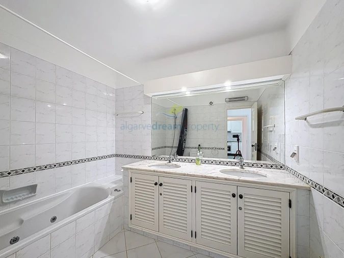 Apartamento T2 para Venda em Albufeira e Olhos de Água Foto 19