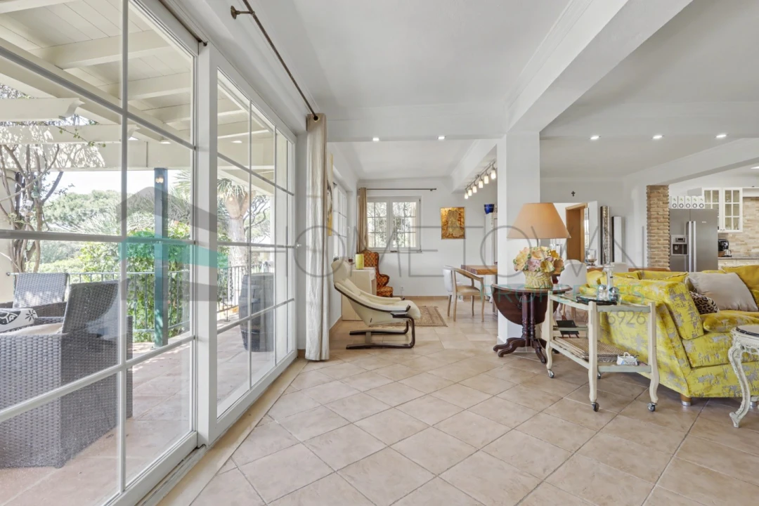 Moradia T5 para Venda em Quarteira Foto 7