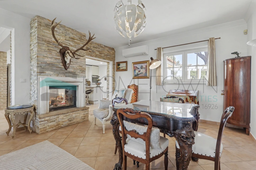 Moradia T5 para Venda em Quarteira Foto 10