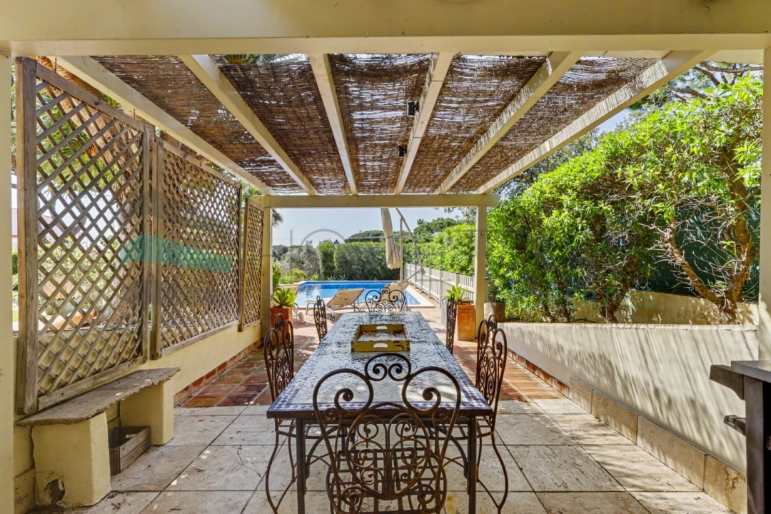 Moradia T5 para Venda em Quarteira Foto 47