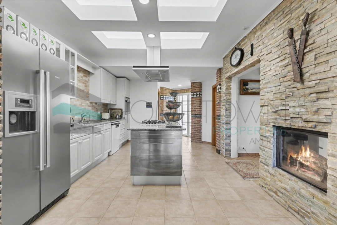 Moradia T5 para Venda em Quarteira Foto 5