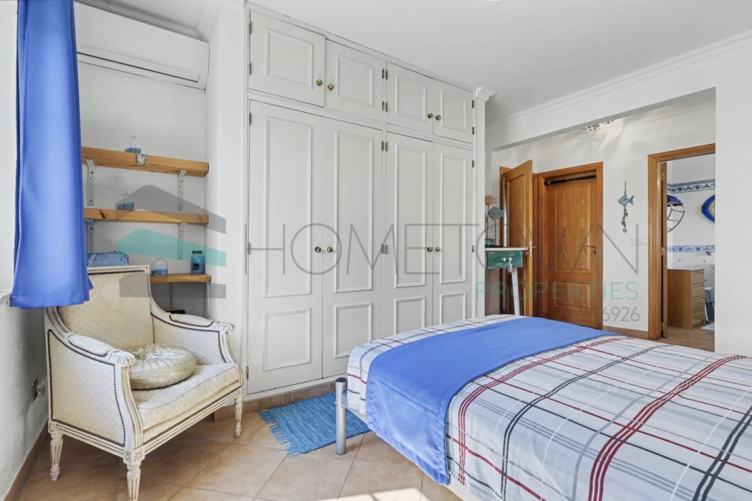 Moradia T5 para Venda em Quarteira Foto 38