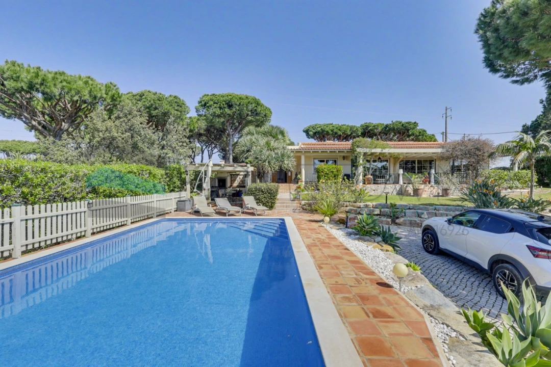 Moradia T5 para Venda em Quarteira Foto 46