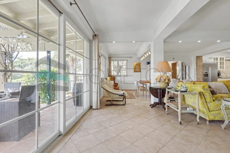 Moradia T5 para Venda em Quarteira Foto 7