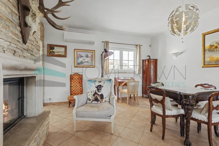 Moradia T5 para Venda em Quarteira Foto 12