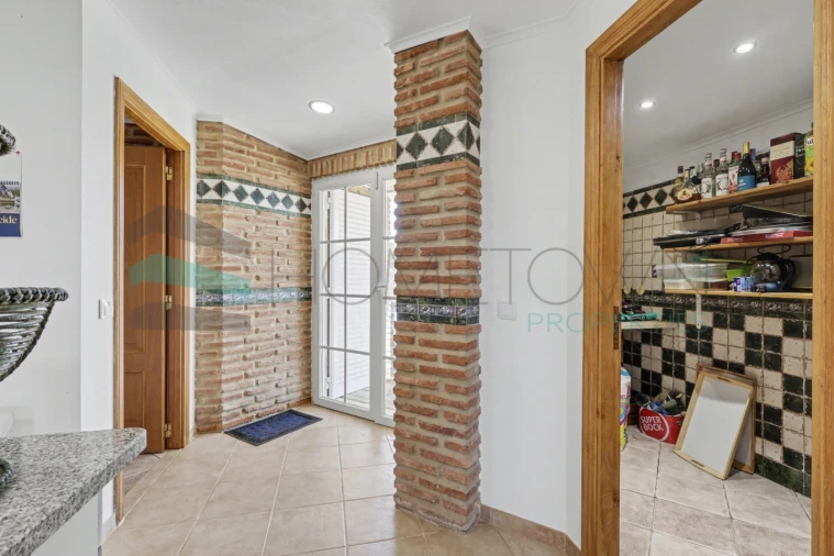 Moradia T5 para Venda em Quarteira Foto 27